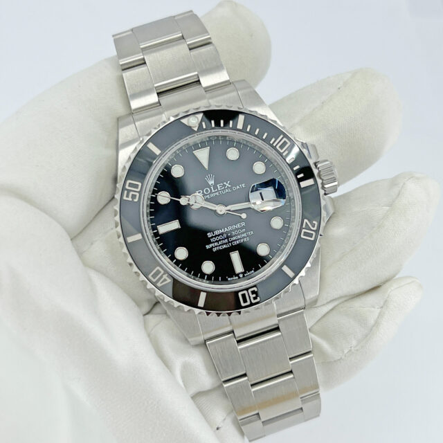 Rolex Submariner Date 126610LN Black Dial Side_1